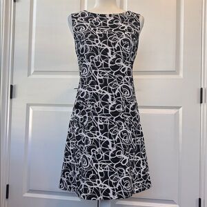 Scarlett Black and White Swirl Dress w/2 Pockets